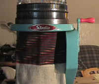 studio 19.jpg (50253 bytes)